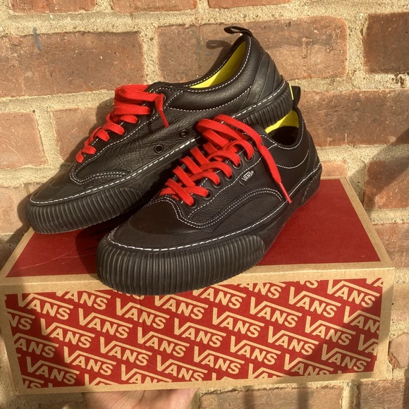 Vans Other - Vans Destruct Sf black, yellow highlights + 2 pairs of laces (yellow & white)